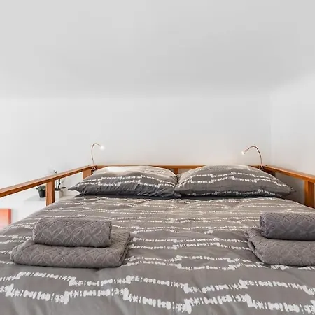 Historical Hideaway Apartment