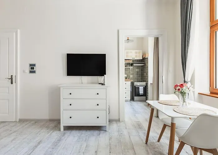 Historical Hideaway *