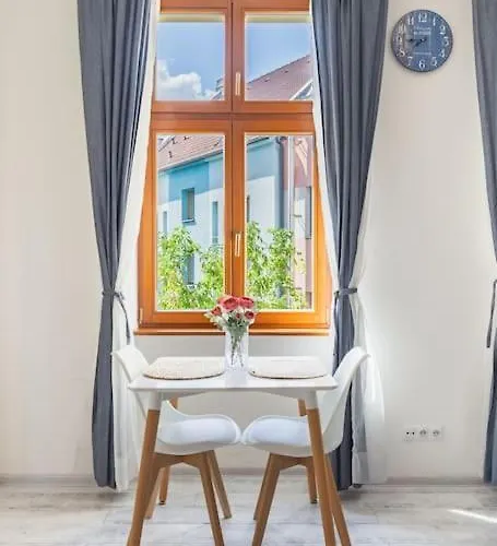 Apartament Historical Hideaway *